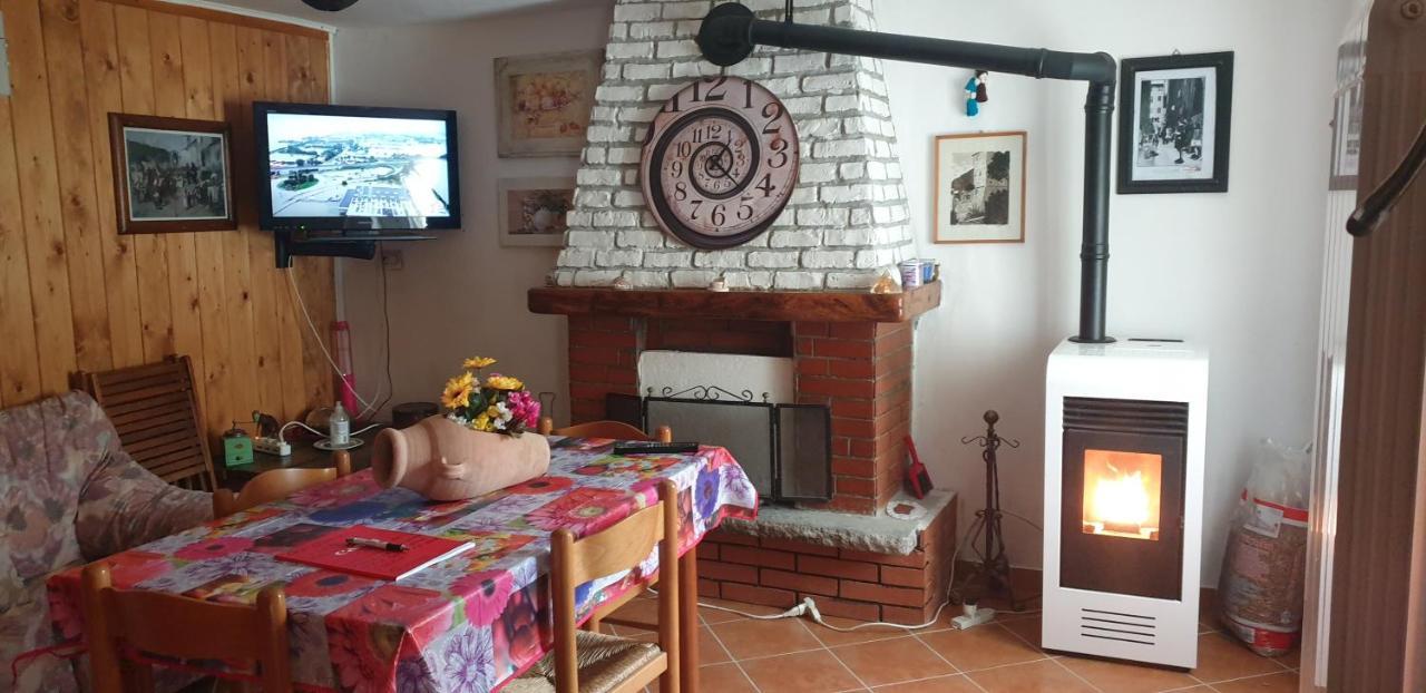 Casa Vacanze Mingos Lodio Di La Carpineta Екстериор снимка