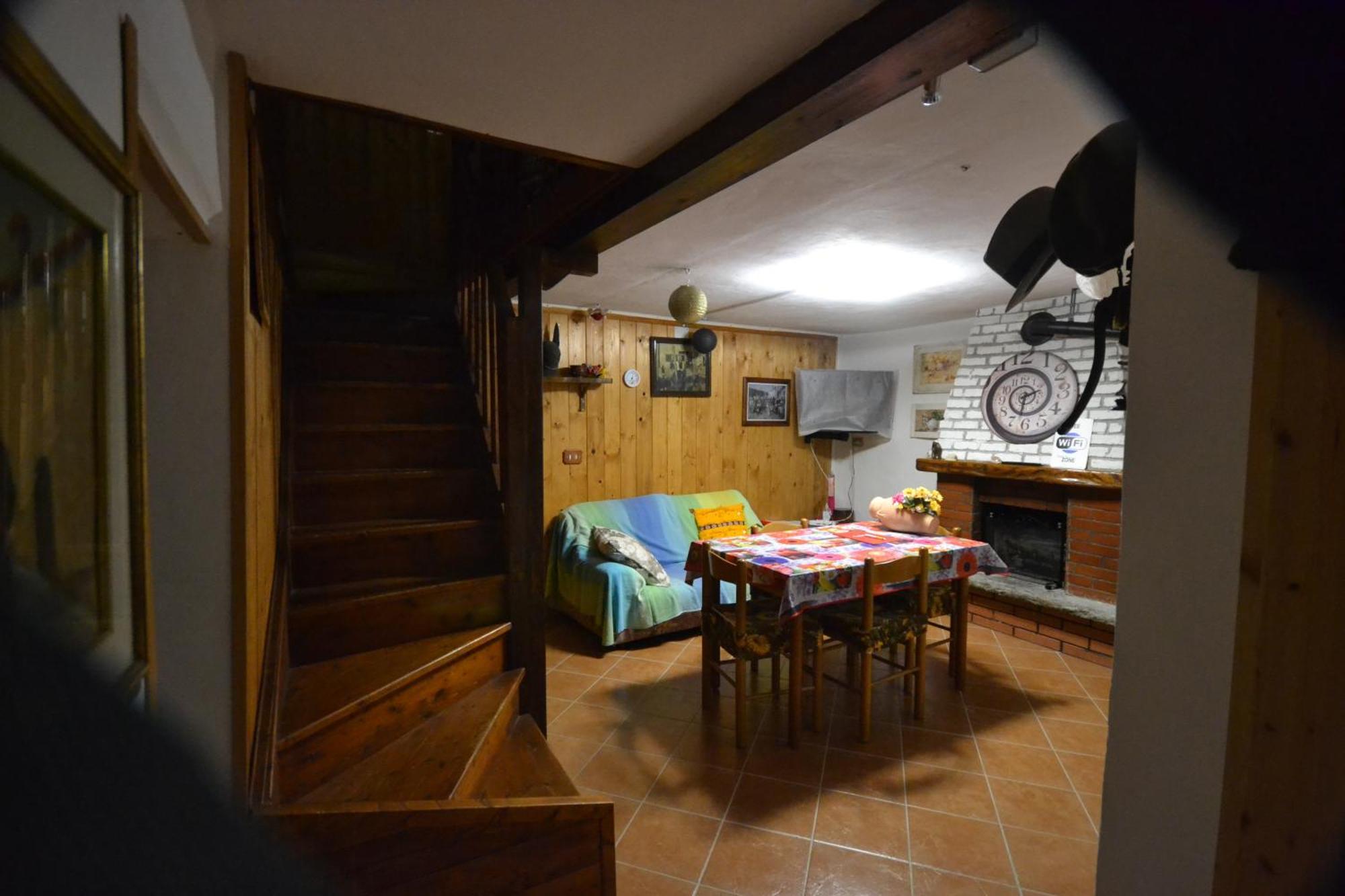 Casa Vacanze Mingos Lodio Di La Carpineta Екстериор снимка