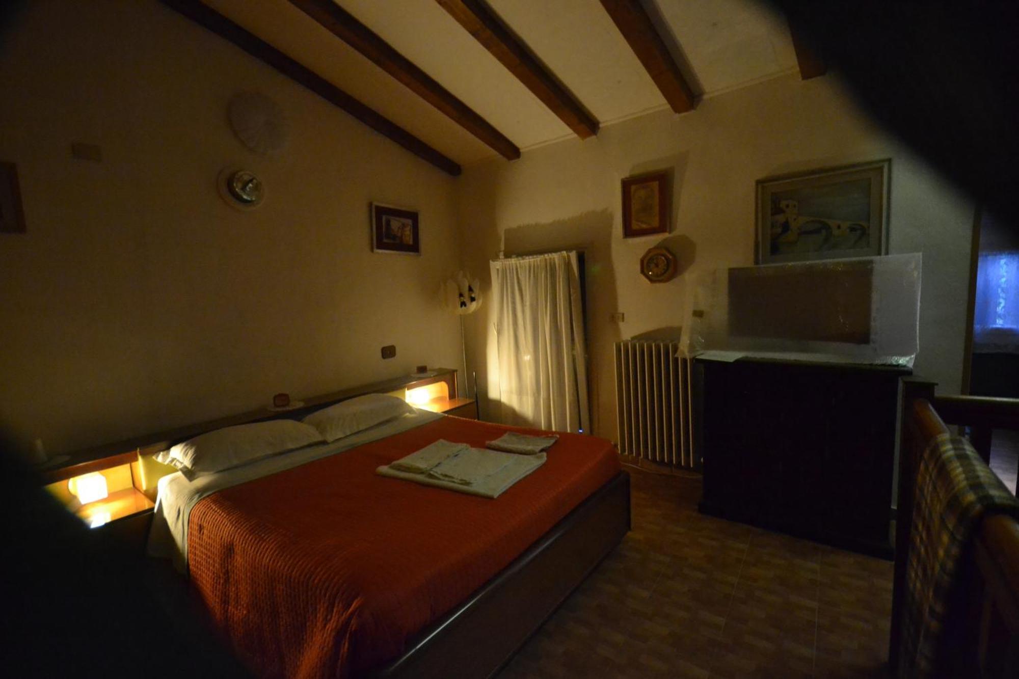 Casa Vacanze Mingos Lodio Di La Carpineta Екстериор снимка